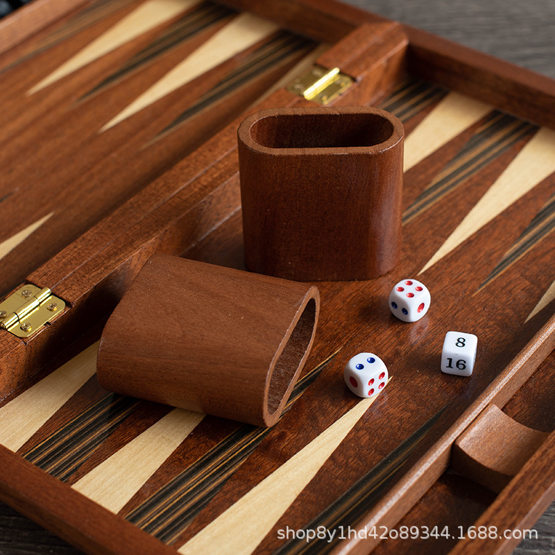 無垢材のバックギャモン、中級および高級マホガニー製 - Board Game Vantage のレビューと価格